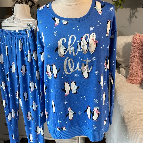 Christmas Pajamas Penguins Ultra  Comfy Blue Top Pants Womens New S M L - Picture 3 of 11